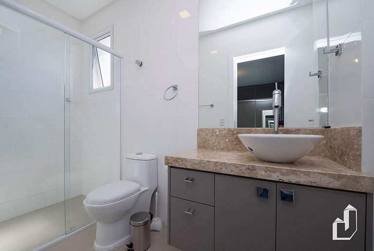 Apartamento vista para o mar com 02 dormitórios