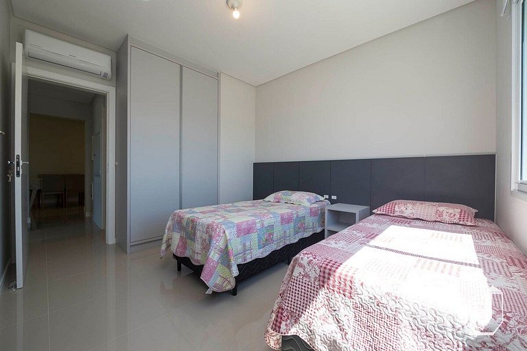 Apartamento vista para o mar com 02 dormitórios