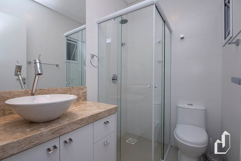 Apartamento vista para o mar com 02 dormitórios