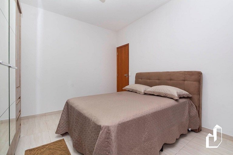 Casa com piscina e área de lazer com 08 dormitórios