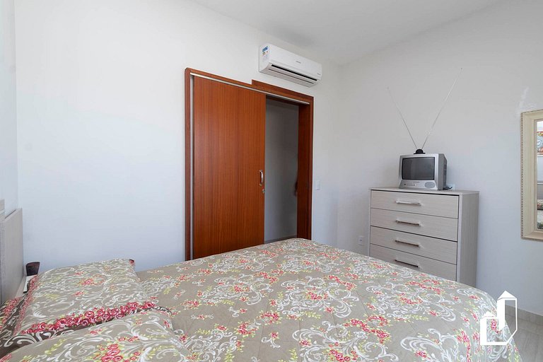 Casa com piscina e área de lazer com 08 dormitórios