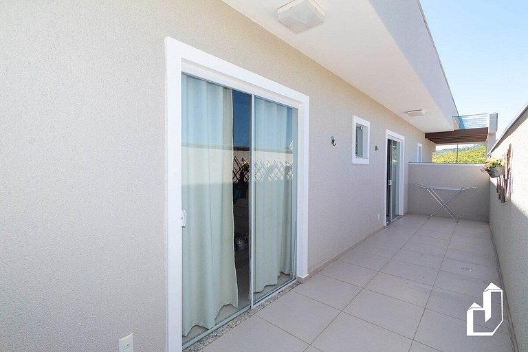 Casa com piscina e área de lazer com 08 dormitórios