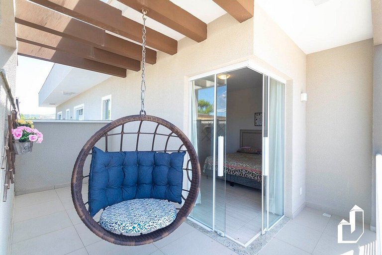 Casa com piscina e área de lazer com 08 dormitórios