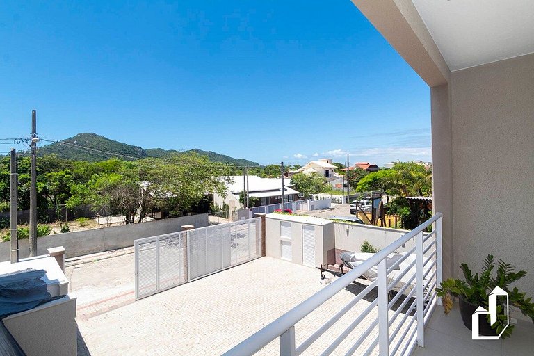 Casa com piscina, área de lazer com 08 dormitórios