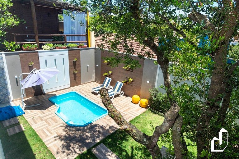 Casa com piscina e área de lazer com 08 dormitórios