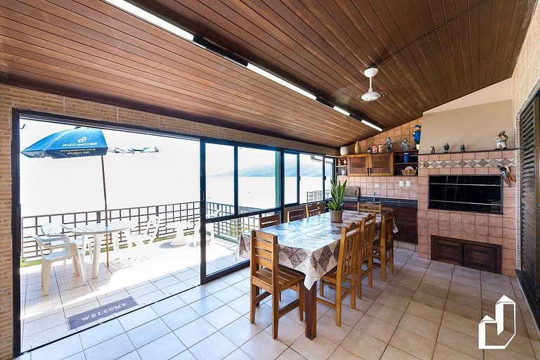Casa aconchegante com o pôr-do-sol mais lindo da cidade