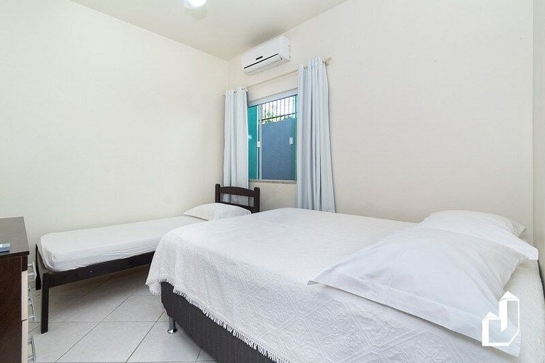 Casa com 04 dormitórios - Saia da rotina e venha viver essa