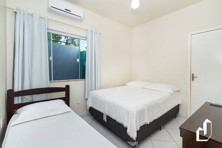 Casa com 04 dormitórios - Saia da rotina e venha viver essa