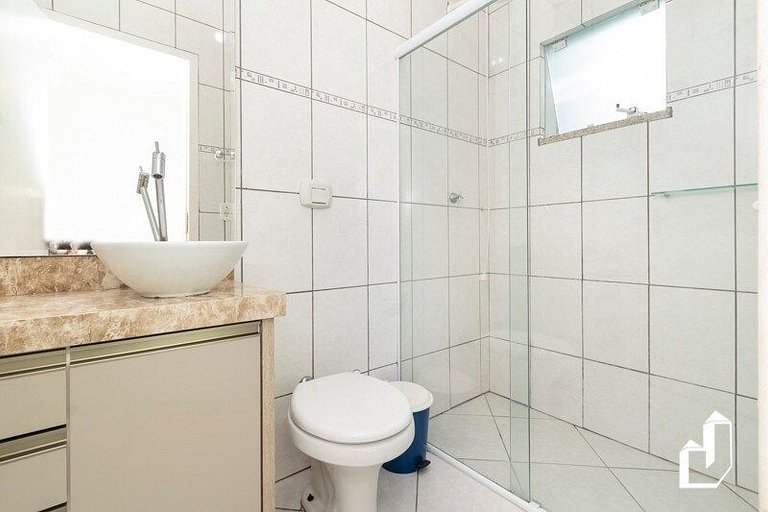 Casa com 04 dormitórios - Saia da rotina e venha viver essa
