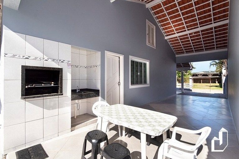 Casa com 04 dormitórios - Saia da rotina e venha viver essa