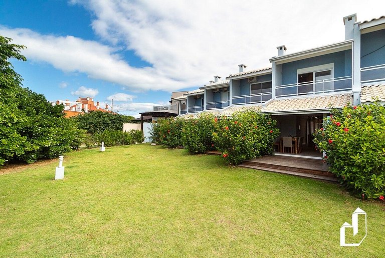 Residencial Guilhermina frente ao mar com 02 suítes