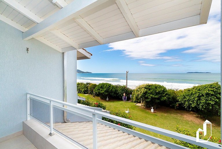 Residencial Guilhermina frente ao mar com 02 suítes