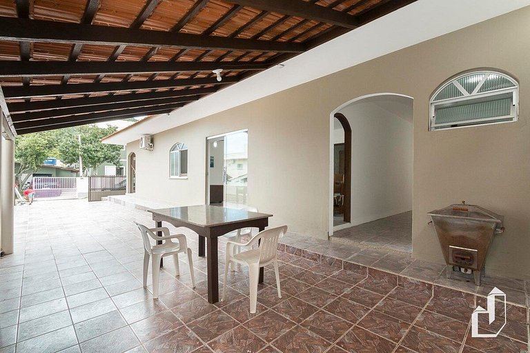 Casa com 03 dormitórios