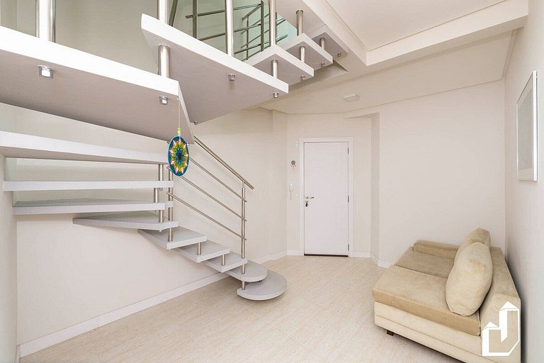 Cobertura duplex com piscina e 03 suítes