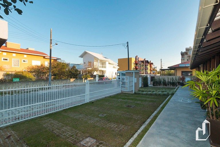 Apartamento com 02 dormitórios aqui é só trazer as malas e a