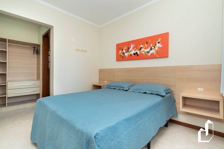 Apartamento com 02 dormitórios aqui é só trazer as malas e a
