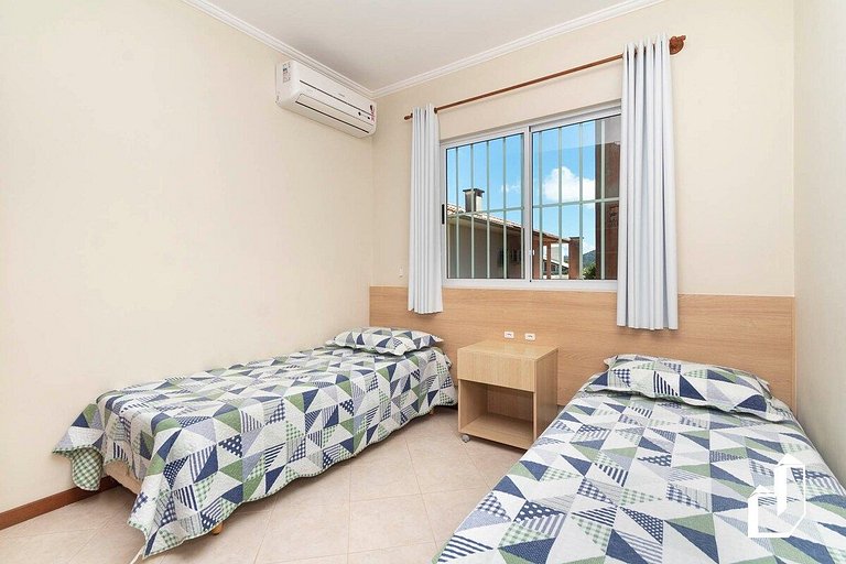 Apartamento com 02 dormitórios aqui é só trazer as malas e a