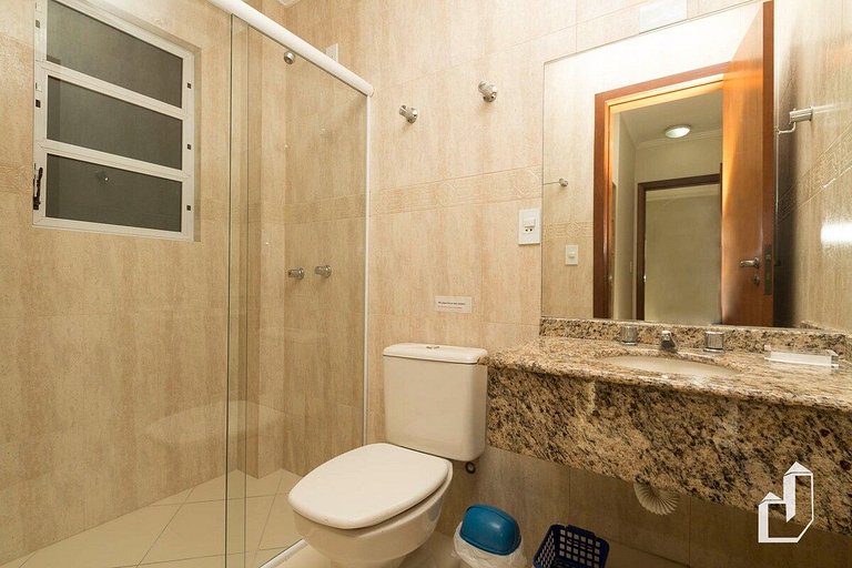 Apartamento com 02 dormitórios aqui é só trazer as malas e a