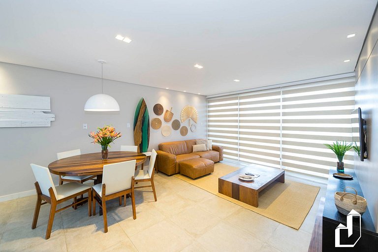 Encantadora casa com 02 suítes à beira-mar