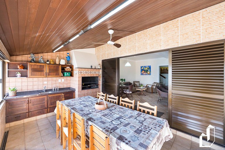 Casa aconchegante com o pôr-do-sol mais lindo da cidade