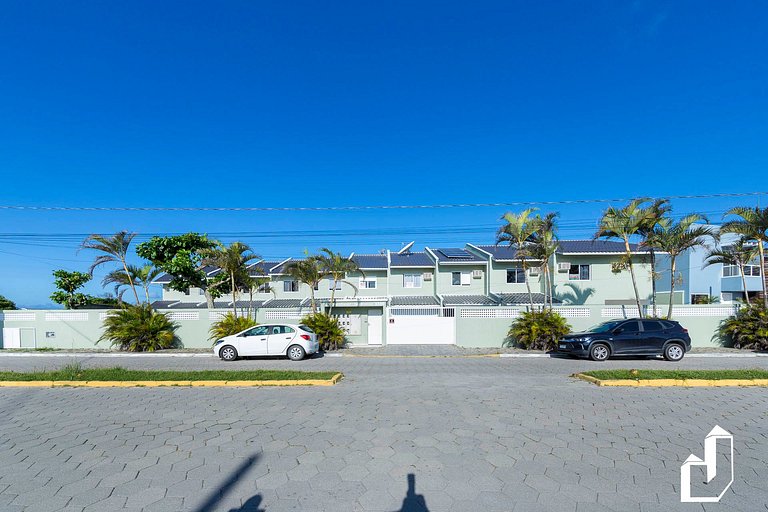 Residencial Guilhermina frente ao mar com 02 suítes