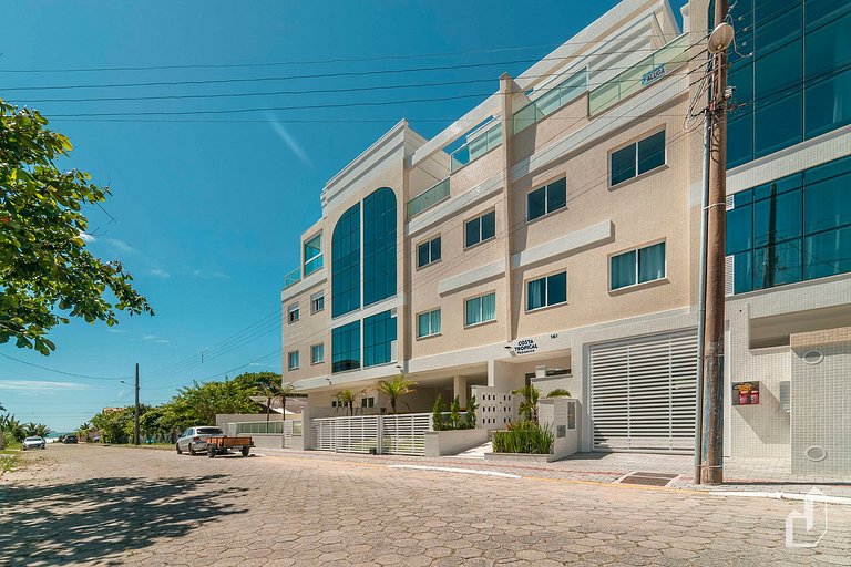 Cobertura duplex com 03 dormitórios e jacuzzi