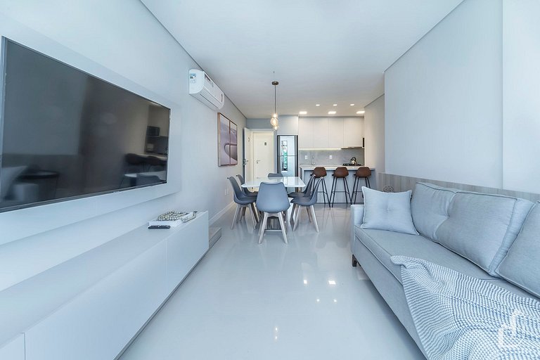 Apartamento 2 Dormitórios · Perto da Praia · Canto Grande