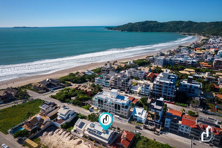 Térreo com varanda, 70 m da praia | Canto Grande