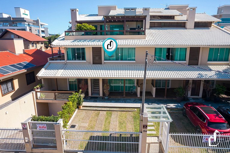 Apartamento com 02 dormitórios aqui é só trazer as malas e a