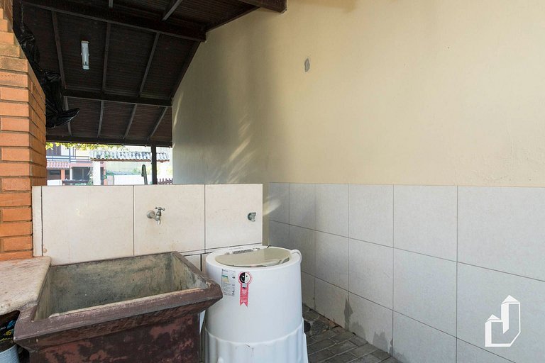 Casa com 3 Dormitórios em Canto Grande - A 50m da Praia