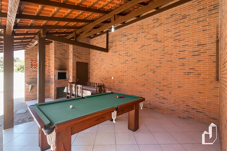Casa térrea com 03 dormitórios perfeita para suas férias