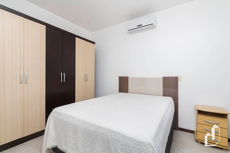 Casa térrea com 03 dormitórios perfeita para suas férias
