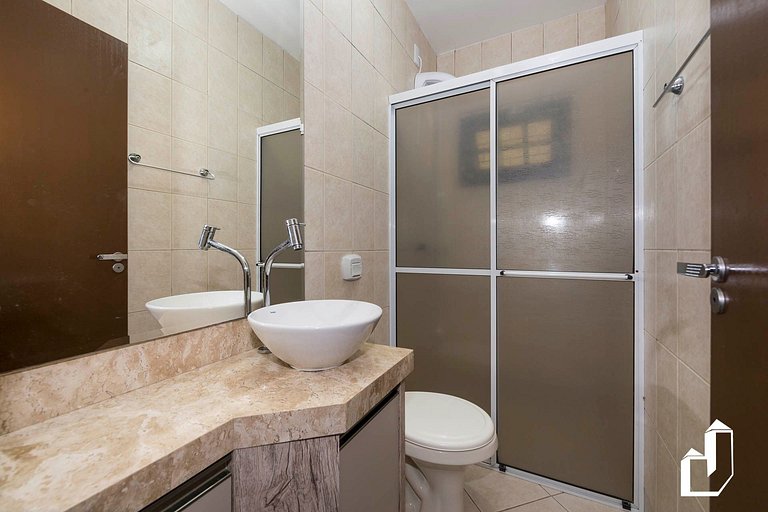 Casa térrea com 03 dormitórios perfeita para suas férias