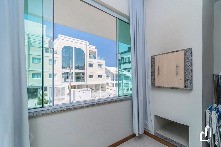 Apartamento completo com 01 quarto, quadra do mar