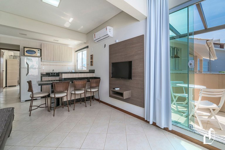 Apartamento completo com 01 quarto, quadra do mar