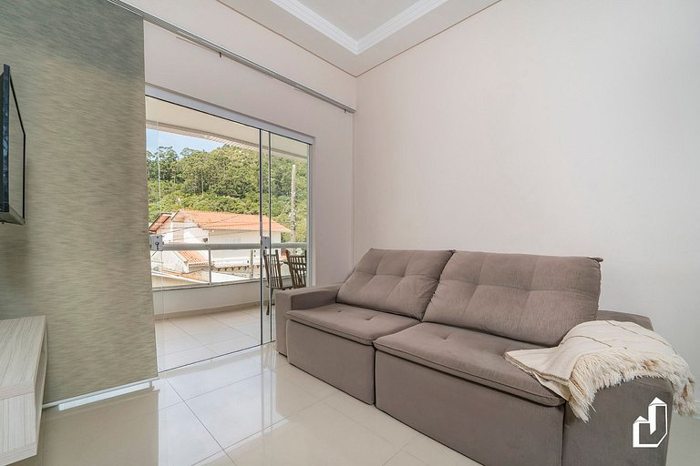 Apartamento com 03 dormitórios