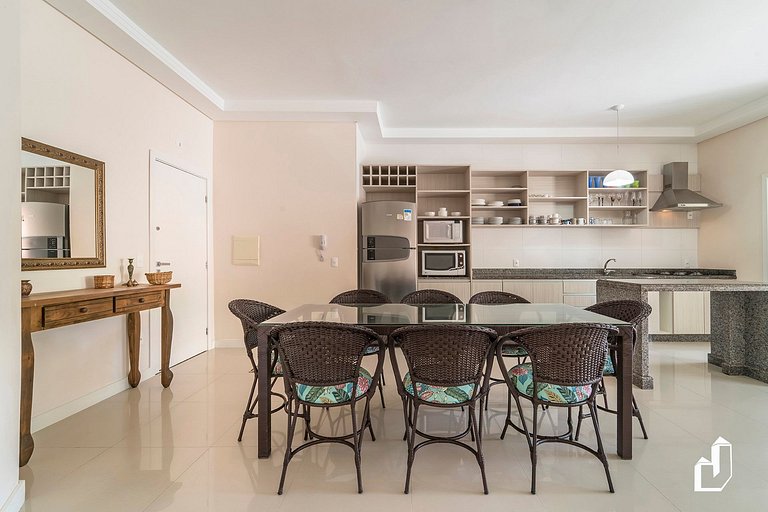 Apartamento com 03 dormitórios
