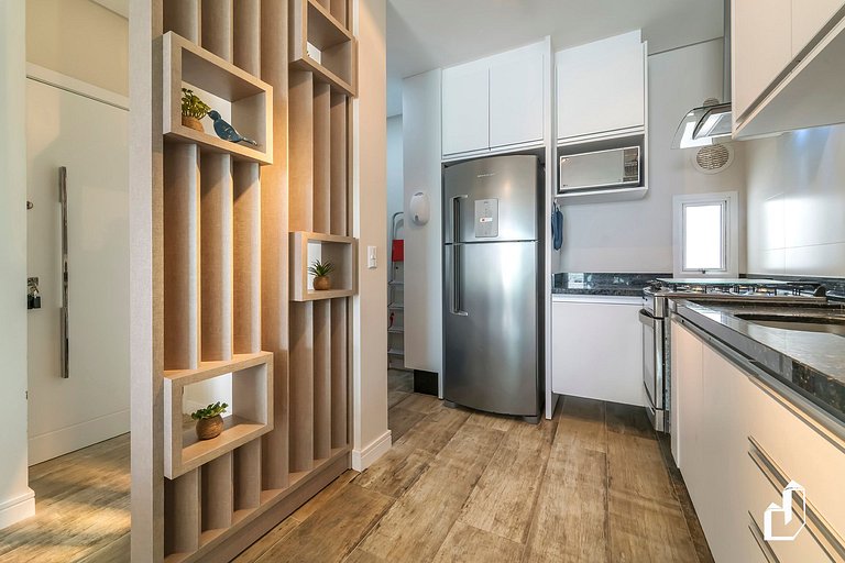 Apartamento com 02 dormitórios na quadra do mar