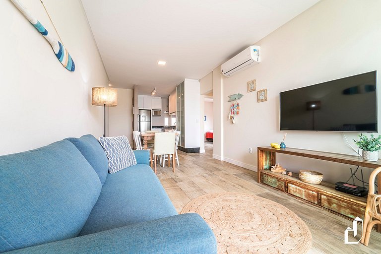 Apartamento com 02 dormitórios na quadra do mar
