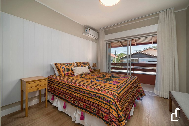 Casa com 02 dormitórios e jacuzzi aquecida