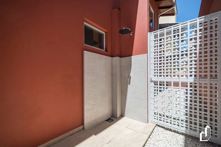 Casa com 02 dormitórios e jacuzzi aquecida