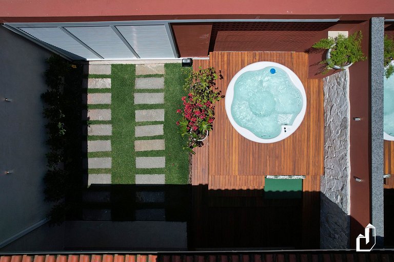 Casa com 02 dormitórios e jacuzzi aquecida