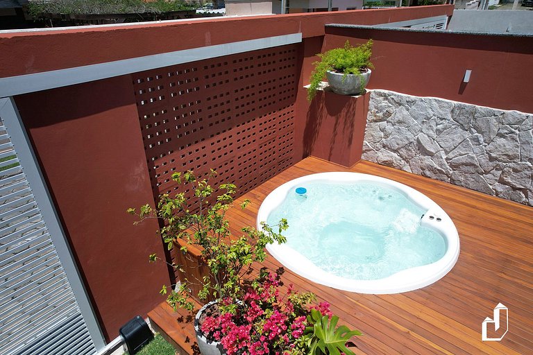Casa com 02 dormitórios e jacuzzi aquecida