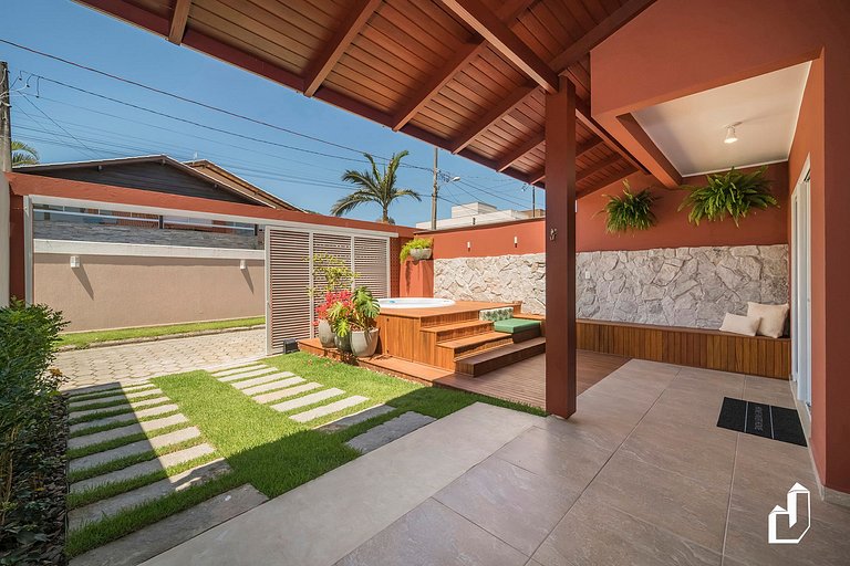 Casa com 02 dormitórios e jacuzzi aquecida
