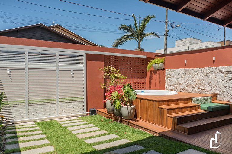 Casa com 02 dormitórios e jacuzzi aquecida