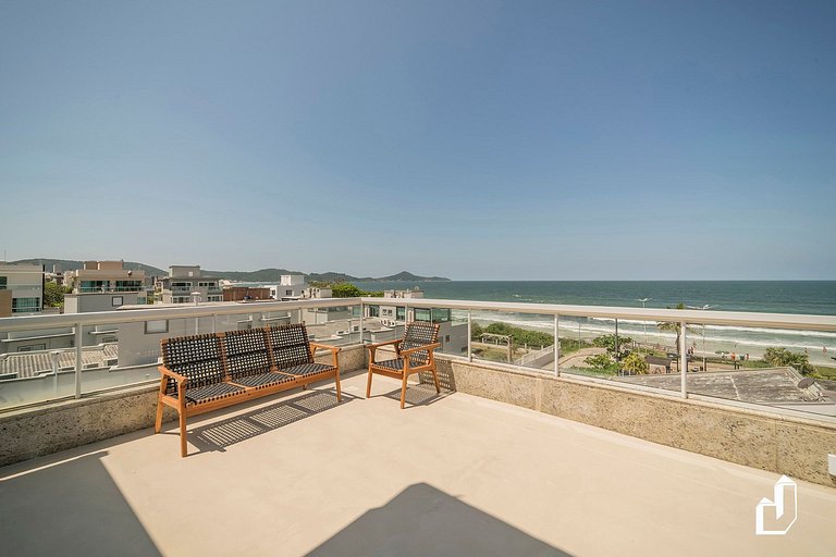 Cobertura com vista para o mar e jacuzzi aquecida