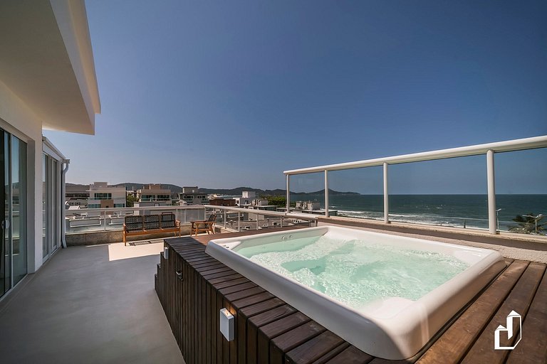Cobertura com vista para o mar e jacuzzi aquecida