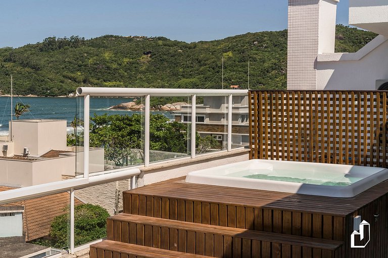 Cobertura com vista para o mar e jacuzzi aquecida