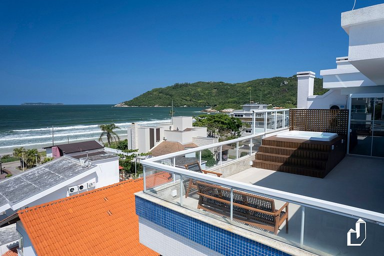 Cobertura com vista para o mar e jacuzzi aquecida