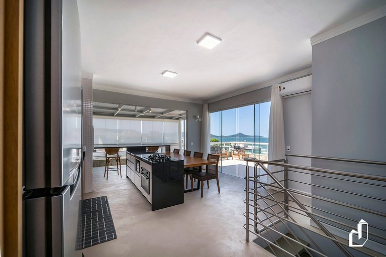 Cobertura com vista para o mar e jacuzzi aquecida